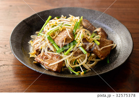 レバニラ炒め レバニラ炒め 32575378