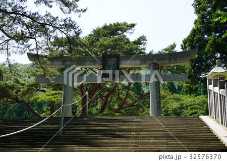函館八幡宮二の鳥居~階段からの眺め 函館八幡宮二の鳥居~階段からの眺め 32576370