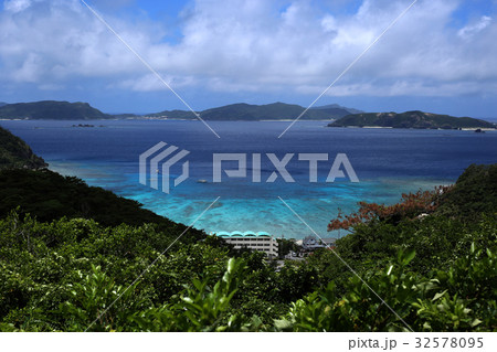 青い海　沖縄　渡嘉敷島 32578095