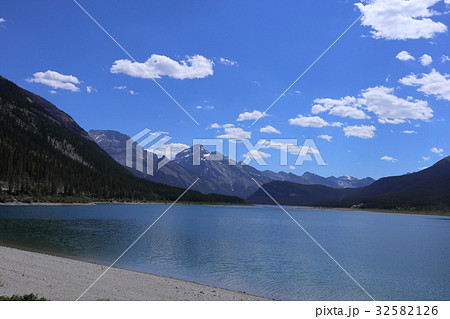カナディアンロッキー、キャンモア、スプレー・レイクス貯水池 カナディアンロッキー、キャンモア、スプレー・レイクス貯水池 32582126