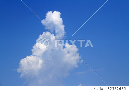夏の大空　入道雲 32582626