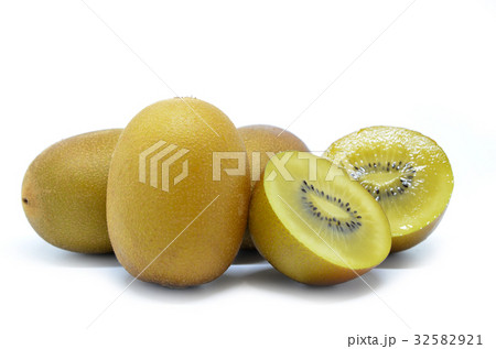 Yellow gold kiwi fruit Yellow gold kiwi fruit 32582921
