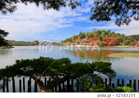 秋の南湖公園（白河市） 32583155