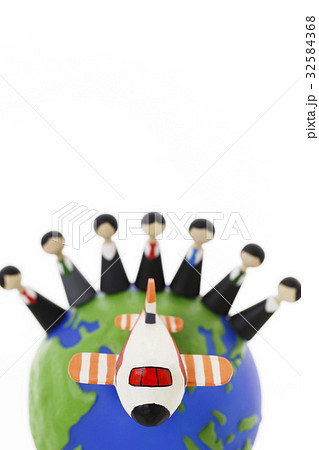 ビジネスマン 海外駐在員 国際社会 グローバル ビジネスマン 出張 地球 ビジネスマン 海外駐在員 国際社会 グローバル ビジネスマン 出張 地球 32584368