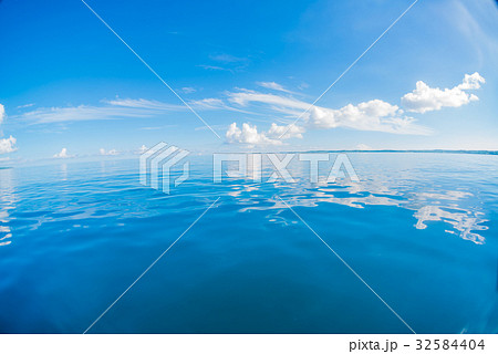 べた凪の海 32584404