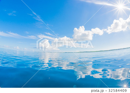 べた凪の海 32584409