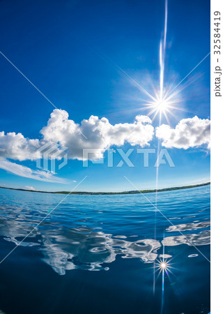 べた凪の海 32584419