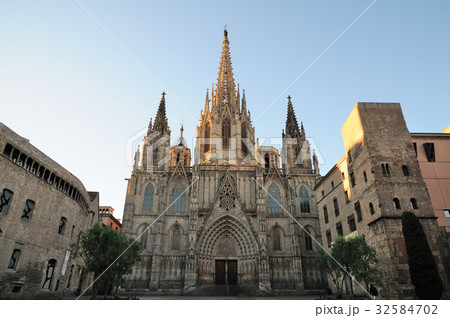 スペイン バルセロナのサンタエウラリア大聖堂 32584702