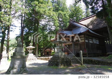 信州 伊那の神社 熱田神社 狛犬と拝殿 本殿は国重要文化財 信州 伊那の神社 熱田神社 狛犬と拝殿 本殿は国重要文化財 32585058