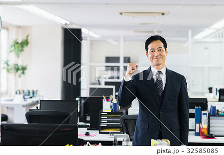 ビジネスマン ビジネスマン 32585085