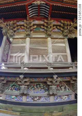 信州 伊那の神社 熱田神社本殿 国重要文化財 彩色された多くの彫刻が見事 信州 伊那の神社 熱田神社本殿 国重要文化財 彩色された多くの彫刻が見事 32585108