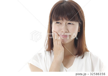 知覚過敏の女性 知覚過敏の女性 32586356