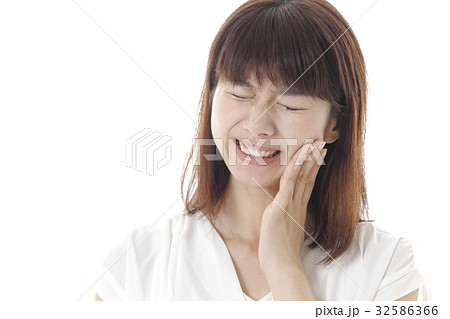知覚過敏の女性 32586366
