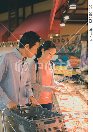 supermarket supermarket 32586419