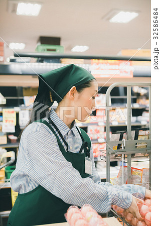 supermarket supermarket 32586484
