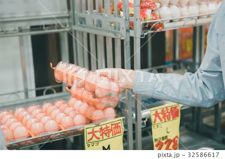 supermarket 32586617