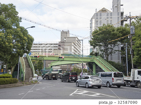 葛西橋通りの行船公園前交差点（東京都江戸川区） 32587090