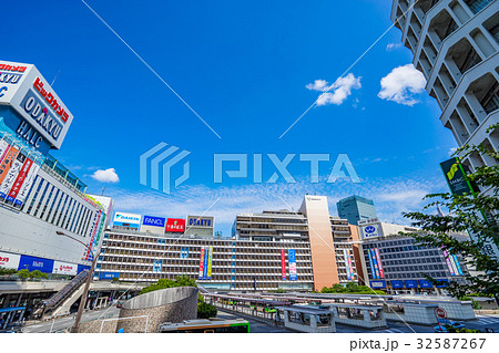 【東京都】新宿駅西口 32587267