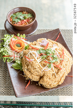 Crispy catfish salad Crispy catfish salad 32587549