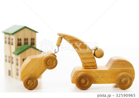 ロードサービス 故障 車 自動車 レッカー移動 レッカー車 故障車の写真素材