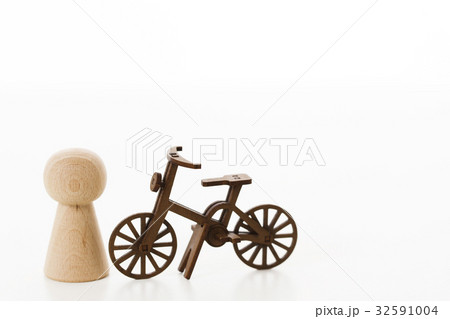 自転車 サイクリング 人形 白バック 自転車 サイクリング 人形 白バック 32591004