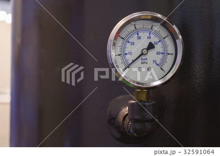 Pressure gauge / gage installed in a machine 32591064