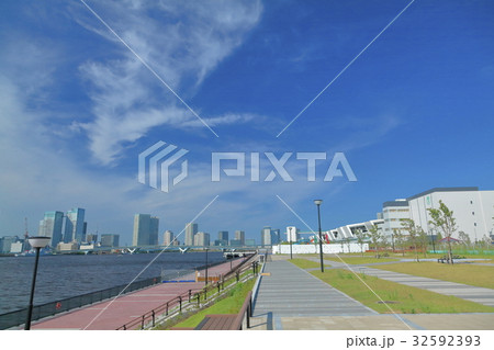 晴海運河と豊洲市場 32592393