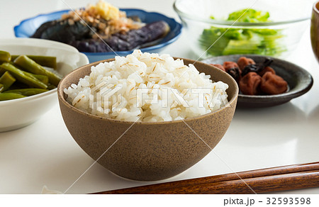 麦飯　麦ごはん　健康食　朝ごはん 32593598