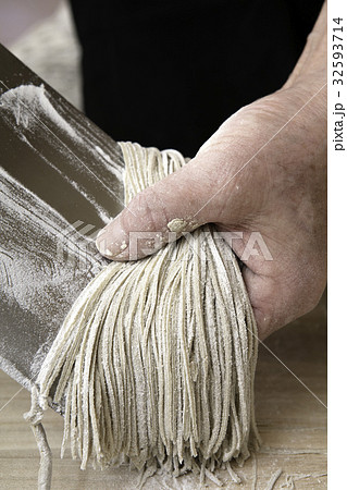 そば打ち 32593714