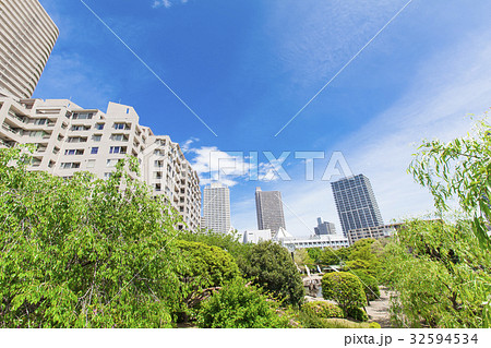 タワーマンションのある都市風景 タワーマンションのある都市風景 32594534