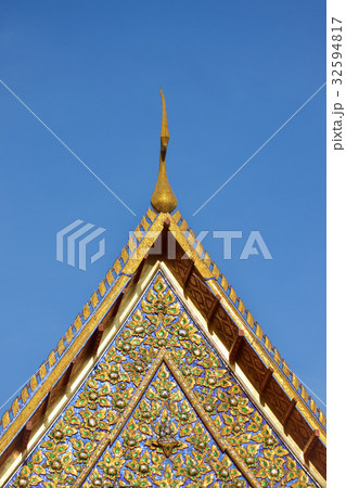 Roof of Thai temple, Buddism architecture Roof of Thai temple, Buddism architecture 32594817