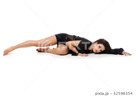 Beautiful modern dancer girl 32596354