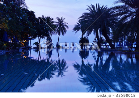 タイ王国ペチャブリー県チャアム・ビーチ（ホアヒンのすぐ北） 32598018