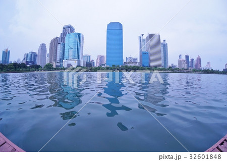 Benjakitti Park in Bangkok（バンコク、ベンジャキティ公園） 32601848