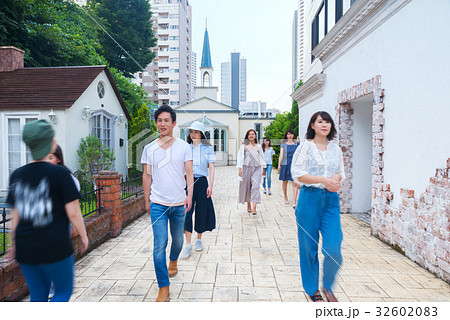 歩行者 街並 歩行者 街並 32602083