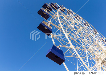 Beautiful Ferris wheel Beautiful Ferris wheel 32604999