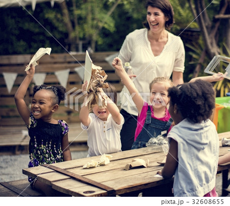Group of Children are in a Field Trips Group of Children are in a Field Trips 32608655