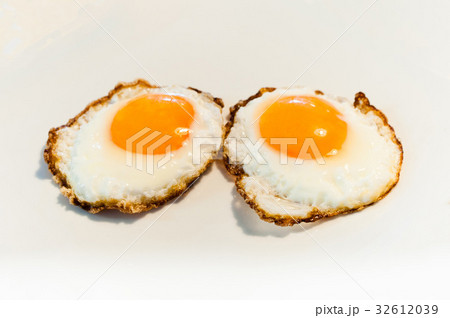 目玉焼き2ケ 32612039