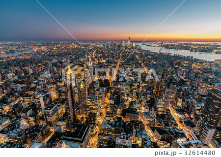 New York City Skyline at Twilight, Downtown Manhat New York City Skyline at Twilight, Downtown Manhat 32614480
