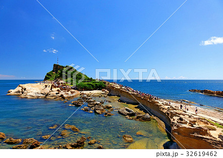 Seascape of Yehliu Geopark Seascape of Yehliu Geopark 32619462
