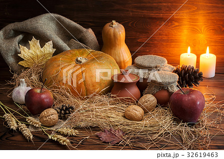autumn dark Thanksgiving concept with pumpkins 32619463