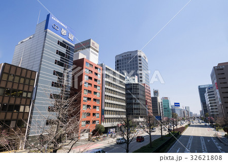名古屋市中区都市風景 桜通り 桜通呉服交差点歩道橋から東側を望む 名古屋市中区都市風景 桜通り 桜通呉服交差点歩道橋から東側を望む 32621808
