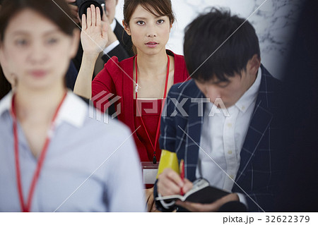 会見 ジャーナリスト リポーター 会見 ジャーナリスト リポーター 32622379