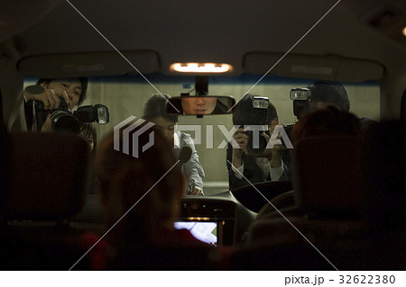 取材 報道 パパラッチ 取材 報道 パパラッチ 32622380