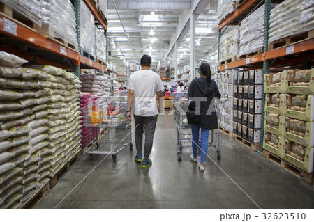 モール ショッピングセンター ショッピングモール 32623510