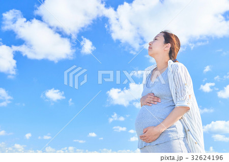 妊婦 青空 妊婦 青空 32624196