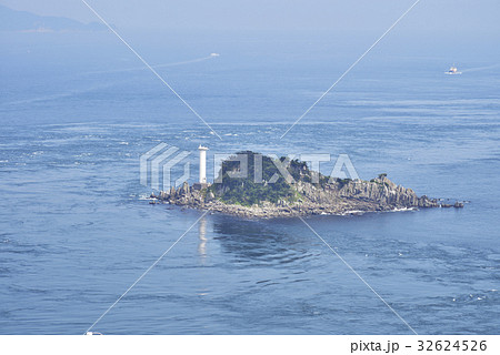 鳴門飛島灯台　鳴門海峡（徳島県鳴門市） 32624526