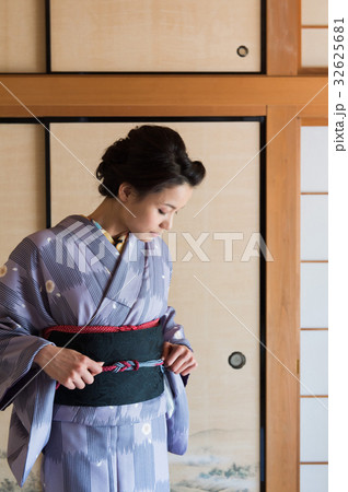 着物の着付け 32625681