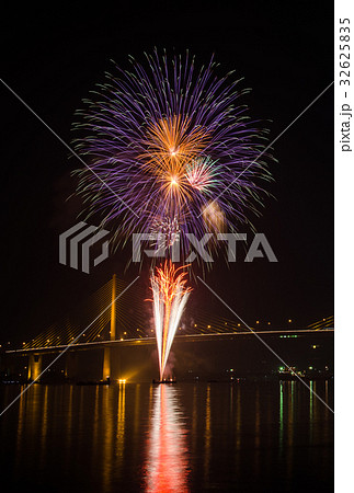 Firework display at Chao Phraya River Firework display at Chao Phraya River 32625835