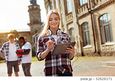 Enthusiastic savvy woman using social media Enthusiastic savvy woman using social media 32626171